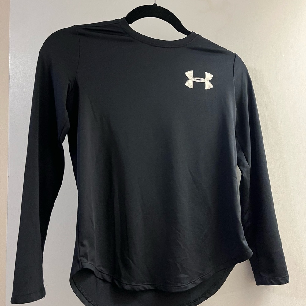 Two Boys Under Armour Long sleeve shirts for the price of one - Size YMD